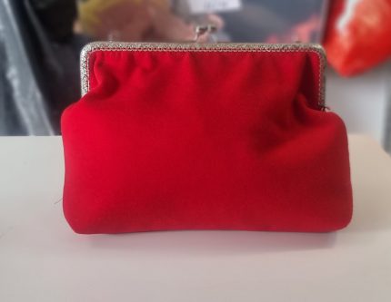 Wool clutch bag in red