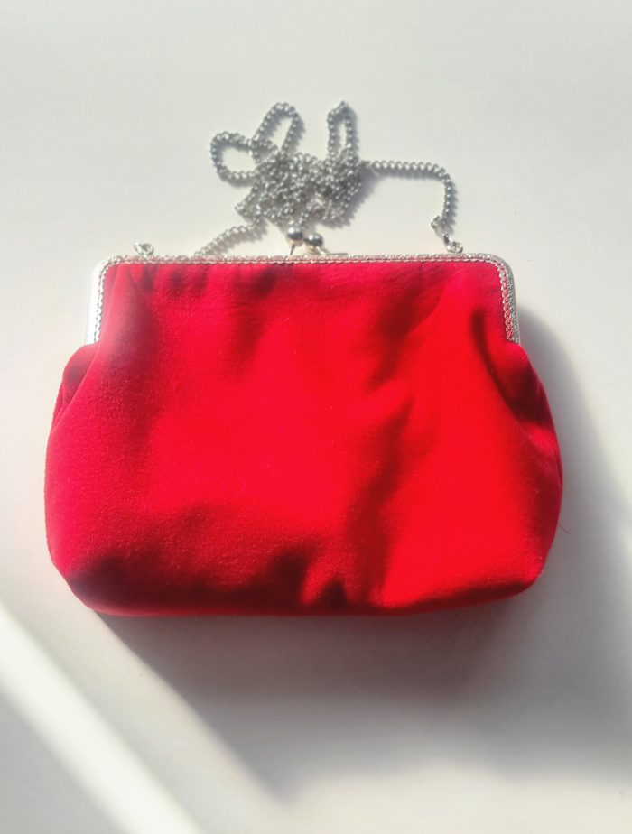 Wool clutch bag in red